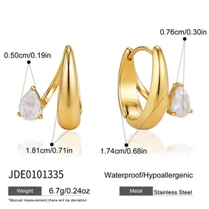 Détail de boucles d'oreilles créoles en zircone avec dimensions, poids et matériau acier