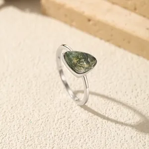 Anello vintage in argento sterling S925 con pietra d'agata muschiata verde irregolare