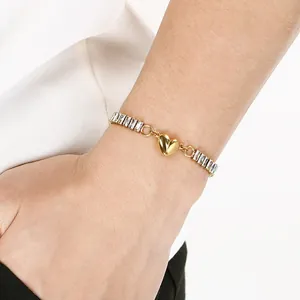 Elegante bracciale tennis in acciaio inox con zirconi e chiusura magnetica a cuore