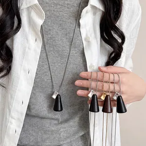 Collier Pendentif Circulaire en Bois de Style Coréen Chaîne de Pull Longue Minimaliste Bijoux Géométrie Vintage pour Femmes