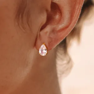 Elegante peervormige zirkoon oorknopjes met 18K vergulde roestvrijstalen basis