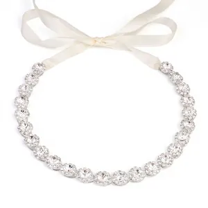 Eleganter Braut Haarreif mit Strass Blumen und elfenbeinfarbenem Satinband Verschluss