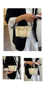 Sac à main matelassé à chaîne élégant de couleur crème présenté dans divers scénarios de port.