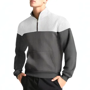 Élégant sweat-shirt en maille gaufrée pour homme avec col zippé et motif de losanges.