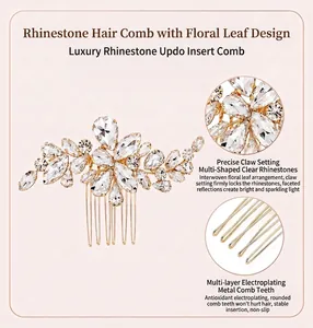 Vue macro détaillée montrant les strass et les dents en métal doré du peigne à cheveux mariée