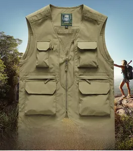 Vue de face d'un gilet utilitaire olive léger avec des poches cargo multifonctions
