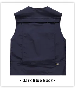 Détail du dos d'un gilet de photographie extérieur bleu marine avec poche zippée