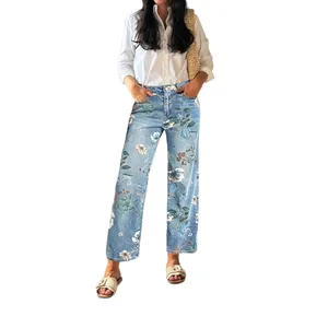 Blaue Damen-Jeans mit geradem Bein und elegantem, flächendeckendem Blumendruck