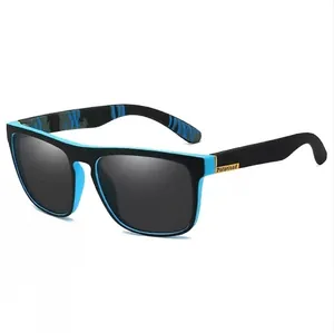 Vue détaillée de lunettes de soleil polarisées sportives, monture noir et bleu