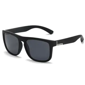 Gros plan de lunettes de soleil de sport polarisées noires pour hommes avec protection UV.