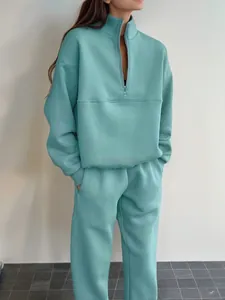 Set due pezzi con felpa con zip a un quarto e pantaloni jogger verde menta