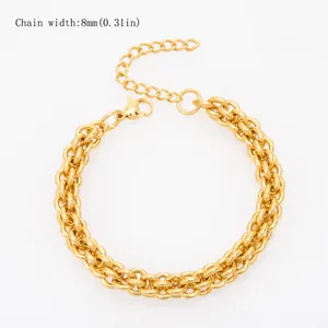 Vue détaillée d'un bracelet à maillons tressés en acier titane doré 8 mm avec extension