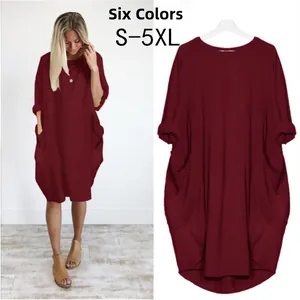Détail d'une robe bordeaux décontractée ample avec poches et large taille S-5XL