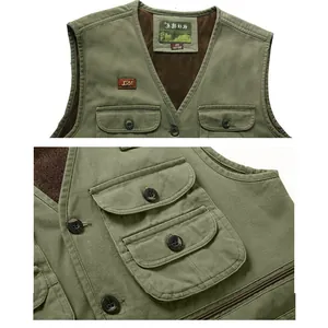 Vue détaillée de la veste pour homme vert armée doublée polaire avec poches