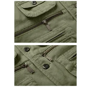Vue détaillée des fermetures éclair et des boutons sur un gilet en coton vert armée