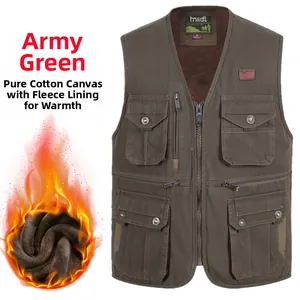Gilet en toile de coton vert armée avec doublure polaire chaude et multiples poches