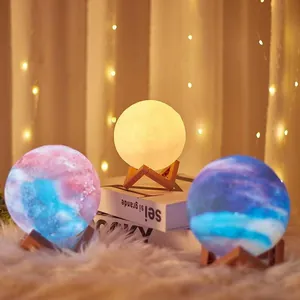 Lámparas de noche creativas en 3D de luna y planetas con luz cálida y soportes