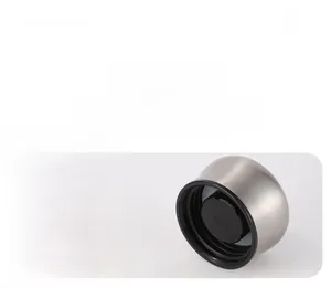 Detail view of the leak-proof 304 stainless steel thermos lid with a silicone sealing ring.