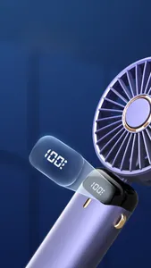 Detail van het digitale LED-batterijdisplay op een paarse draagbare opvouwbare USB-handventilator