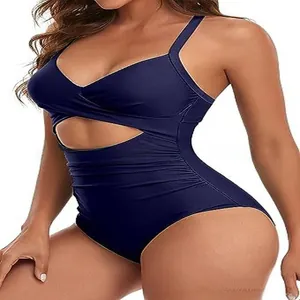 Maillot de bain une pièce bleu marine sexy avec détail ajouré croisé.