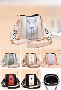 Detailed bucket bag variants showing dimensions 24x11x24cm and multiple color options