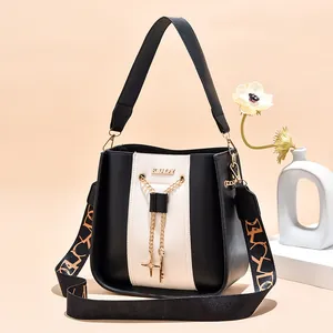 Women's Patchwork PU Leather Bucket Bag Street Fashion Shoulder Bag With Chain Star Charm Contrast Color Handbag