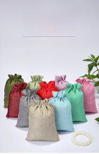 Sammlung bunter kleiner Jute-Geschenkbeutel mit Kordelzug für Schmuckverpackung Detail