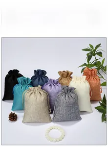 Kollektion kleiner Kordelzugbeutel aus Sackleinen in verschiedenen Farben für Schmuck