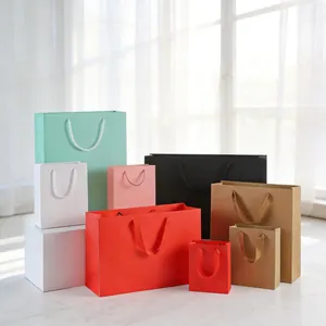 Veelkleurige Kraftpapier Cadeauzakjes Met Handvaten Voor Kledingverpakking Bruiloft Feest Winkelen Cadeauverpakking Handtas