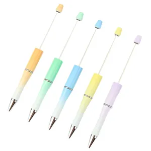 Set di cinque penne a sfera fai-da-te con perline e placcatura UV sfumata