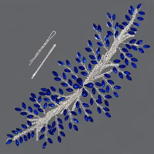 Eleganter handgefertigter Braut-Haarreif mit blauen Strasssteinen und Silberdraht