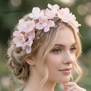 Cerchietto con Fiori in Tessuto Rosa e Perline di Cristallo Fatto a Mano Stile Foresta Accessori per Capelli Sposa