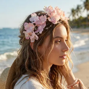 Elegante fascia per capelli con fiori di stoffa rosa fatta a mano per matrimoni o vacanze