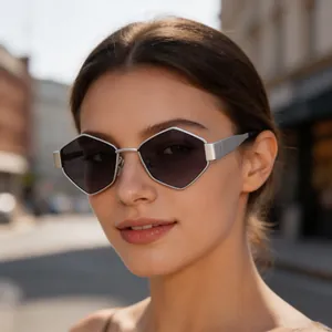 Lunettes De Soleil Polygone Irrégulier Monture Métal Verres PC Protection UV400 Mode Voyage Fête Femmes Hommes
