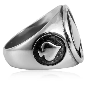 Close-up detail of the spade pattern engraving on this stainless steel fashion ring band