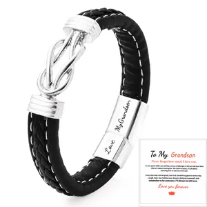 Dettaglio bracciale in pelle uomo con incisione Love My Grandson e cartolina regalo