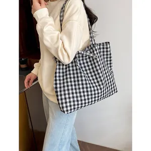 Elegante borsa tote in tela a quadri bianchi e neri di grande capacità per pendolari