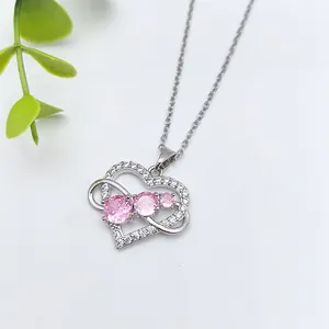 Elegante collana in acciaio inossidabile con pendente a cuore in zircone rosa e micro pietre