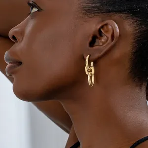 Elegant Gold Plated Iron Interlocking Oval Link Stud Earrings For Women Minimalist Fashion Geometric Chain Earrings Jewelry Gift