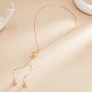 Collier chaîne serpent dorée minimaliste avec perle coulissante réglable