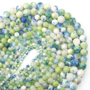 Nahaufnahme der marmorierten blau-grünen Perser-Jade Naturstein-Perlen für DIY