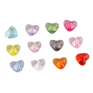 Bunte transparente Acryl-Herzperlen für DIY-Schmuckherstellung und Handyketten-Zubehör.