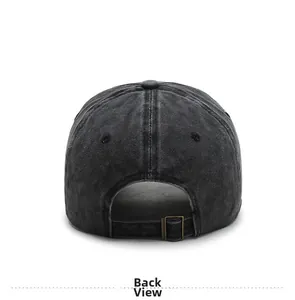 Vista posteriore di un cappellino da baseball vintage lavato con fibbia regolabile