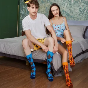 Chaussettes mi-hautes à motif losanges colorés pour hommes et femmes, style décontracté