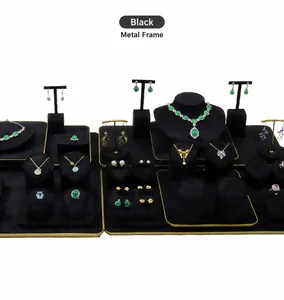 Professionelles Schmuckdisplay-Set aus schwarzem Samt mit eleganten goldenen Metallrahmen