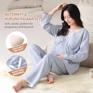 Pyjama de maternité bleu clair avec coussinets intégrés et taille réglable