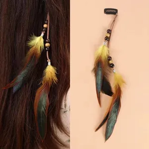 Fermaglio capelli piume bohémien con perline legno e frange lunghe per stile etnico