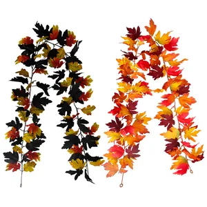 Zwei Arten von künstlichen Ahornblatt-Girlanden für herbstliche Erntedank-Deko