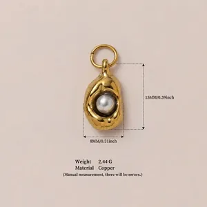 Pendentif organique plaqué or 18K avec perle et dimensions indiquées