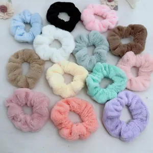 Chouchous en peluche colorés en fausse fourrure douce pour les coiffures d'automne hiver